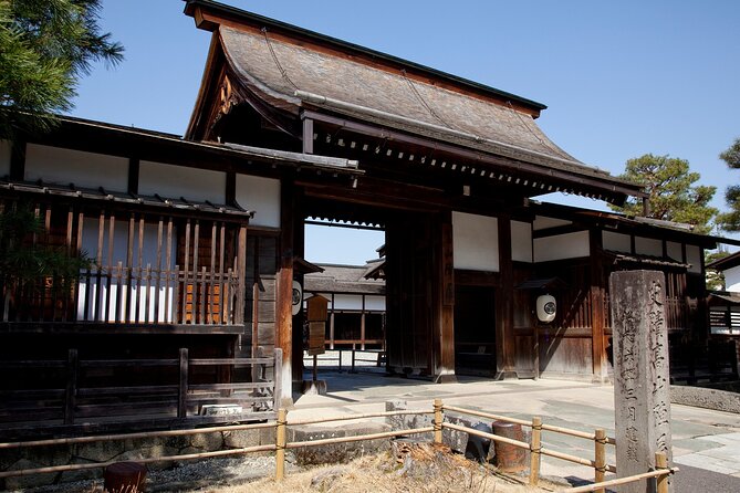2-Day Bus Tour to Shirakawago & Hida No Sato Winter Illumination - Hida Bussankan Shopping Time, Souvenir Hunting With Boundaries