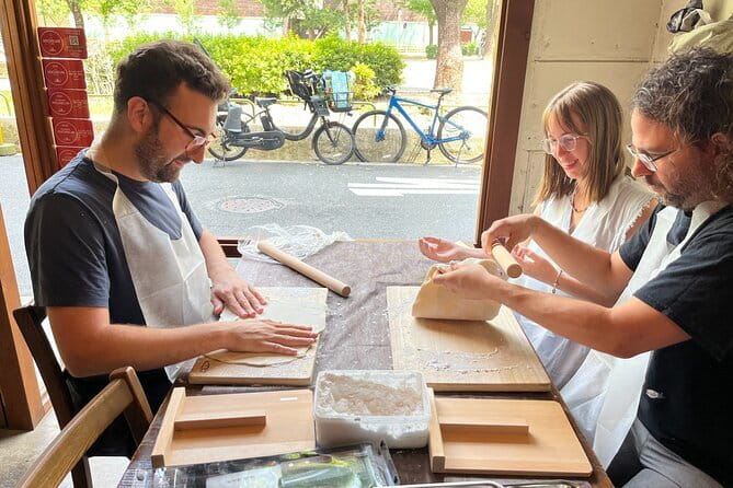 90 min Shared Handmade Udon Experience - Sake, beer, tempura, and food rules that keep things easy