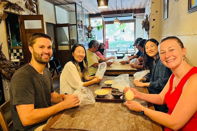 90 min Shared Handmade Udon Experience - Inside a Michelin-listed Osaka restaurant, small space, big focus