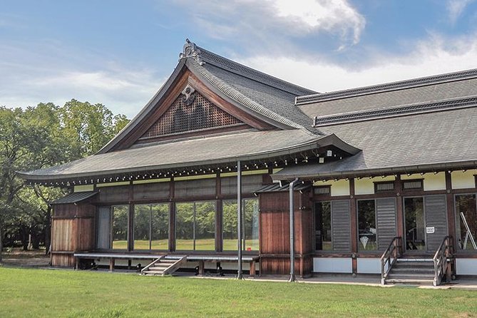 A Tour to Explore the Symbol of Osaka: Osaka Castle - Why Osaka Castle hits hardest with a private guide