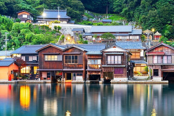 Amanohashidate & Ine Boathouse Full-Day Tour from Kyoto or Osaka - Chion-ji Temple stop: a quick hit of ritual and humor