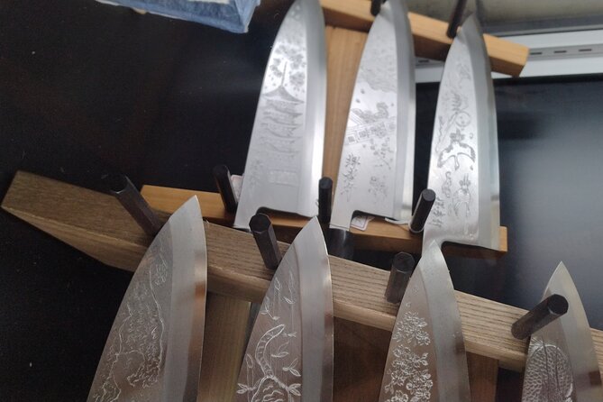 Anime shopping tour in Osaka: figures, Manga, Maid Cafe, Knife - Logistics that help you shop smarter in Osaka