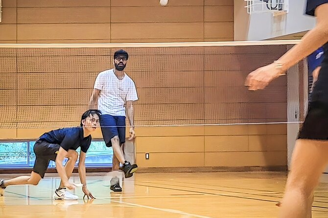 Badminton in Osaka & Kyoto with Locals! - Rackets, Shuttles, Shoes, and the Feather Question