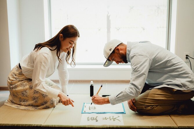 Calligraphy Workshop in Namba, Dotonbori - The teachers and translator team: what the best sessions have in common