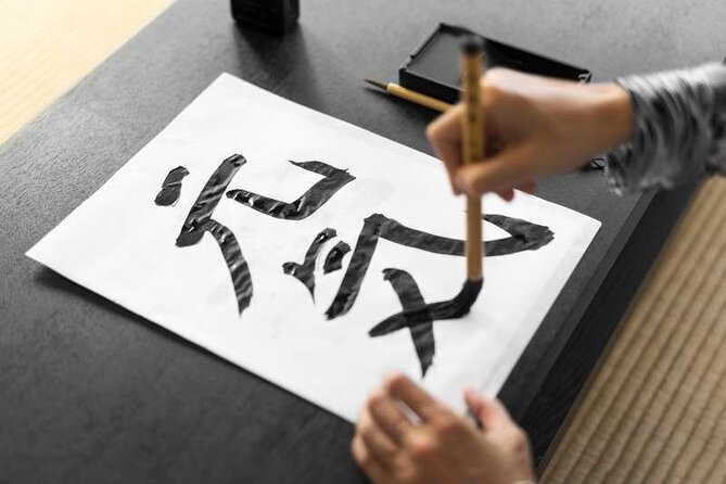 Calligraphy Workshop in Namba, Dotonbori - Where the class starts: finding the meeting point near Namba