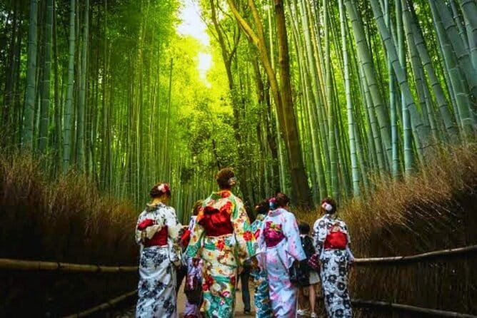 Discover Himeji, Kobe and Nara from Osaka - Kobe Chinatown Nankin-machi: Lunch Time and Street-Scene Break