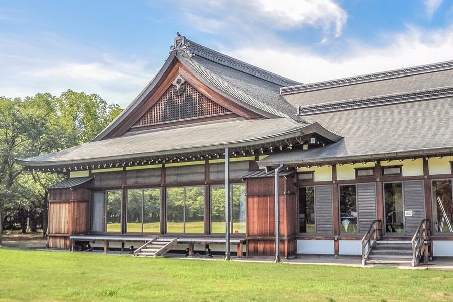 Discover Osaka, Private Customizable Tour with Expert Guides - Price per group value, and what might cost extra