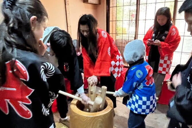 【Family Friendly】Traditional Mochi Pounding Experience - The Reward Part: Fresh Mochi Plus Five Classic Toppings