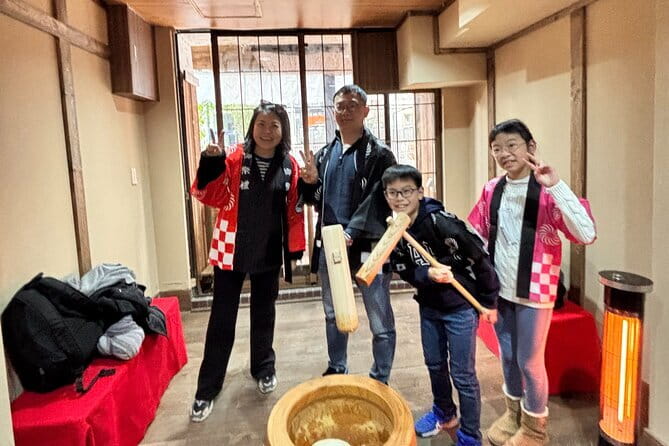 【Family Friendly】Traditional Mochi Pounding Experience - The 10-Minute History Lesson That Makes It Mean Something