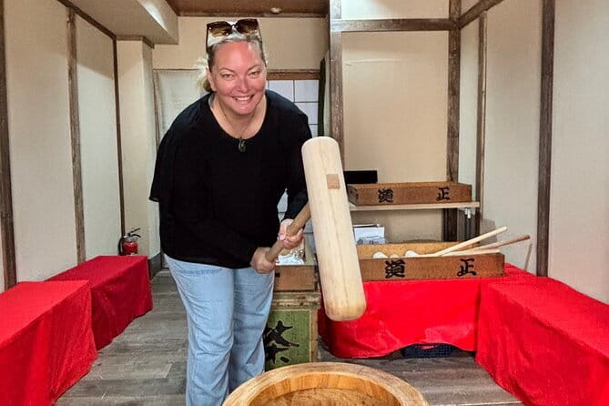 【For adult】Traditional Mochi Pounding Experience with Tasting - Who should book this mochi pounding class, and who should adjust expectations