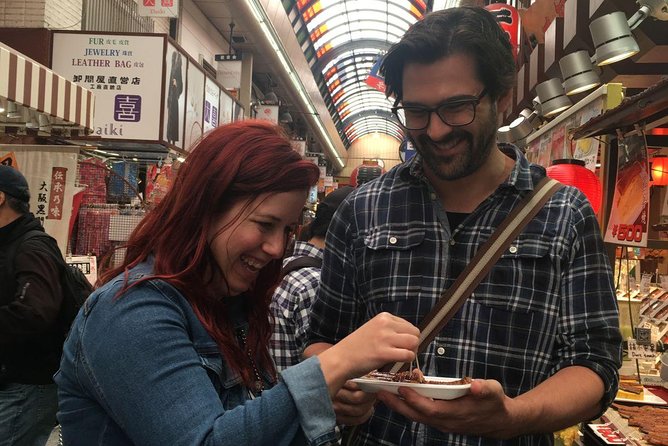 Kuromon Market Food Walking Tour in Osaka (6 stops, 6 tastes) - Why the guides tend to make or break this tour