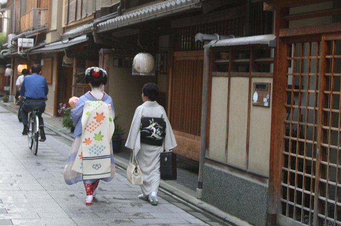 Kyoto private tour (Shore excursion available from Osaka or Kobe port) - Tatsumi Daimyojin Shrine and Gion, where you see Kyoto as a place