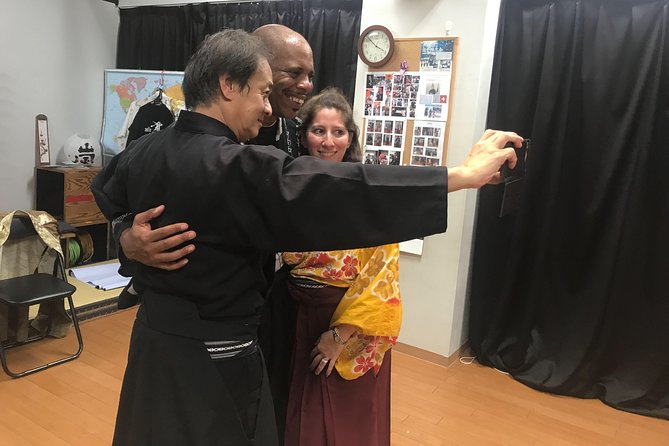 Learn The Katana 'Sword' Technique of Samurai and Ninja - Dressing for the lesson: kimono hakama, ninja costume, and samurai armor