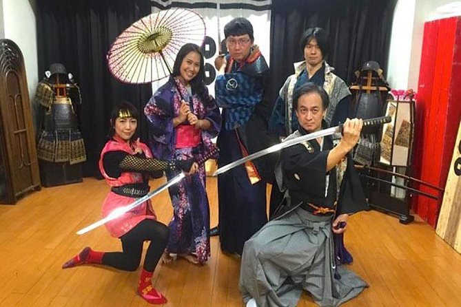 Learn The Katana 'Sword' Technique of Samurai and Ninja - The group scene at the end: you don’t just watch, you perform