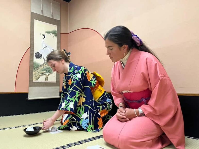 Learn Zen in a class of making Matcha tea near Osaka Castle - Who this class suits best (and who should skip it)