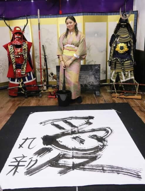 Learning Shodo with a kimono and Trying Samurai Calligraphy - Choosing your kanji, then learning stroke order for real
