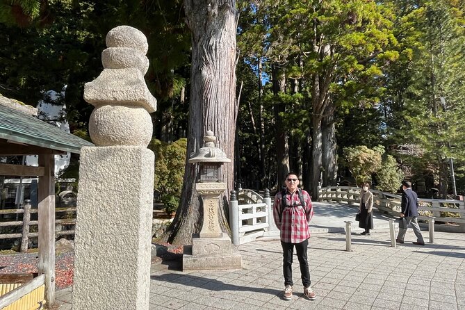 Mt Koya Full Day Tour from Osaka with Licensed Guide and Vehicle - Reihokan Museum and the art you can’t get from photos