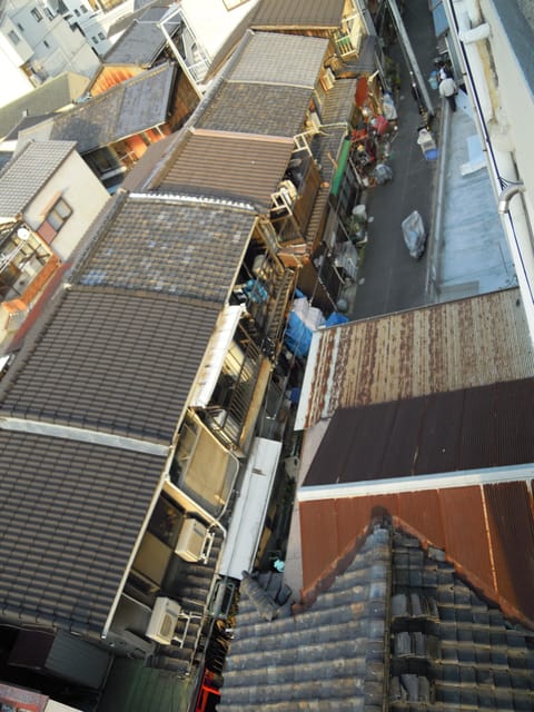 Nostalgic Osaka, walk in totally different from Dotonbori - Meeting at Tanimachi-6Chome, and how the walk is paced