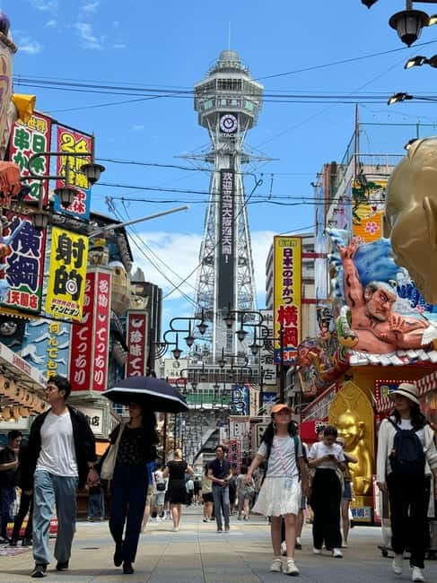Osaka: 1-Day Guided Tour - Sky Bldg, Castle, Namba Shinsekai - Group size and the guide difference