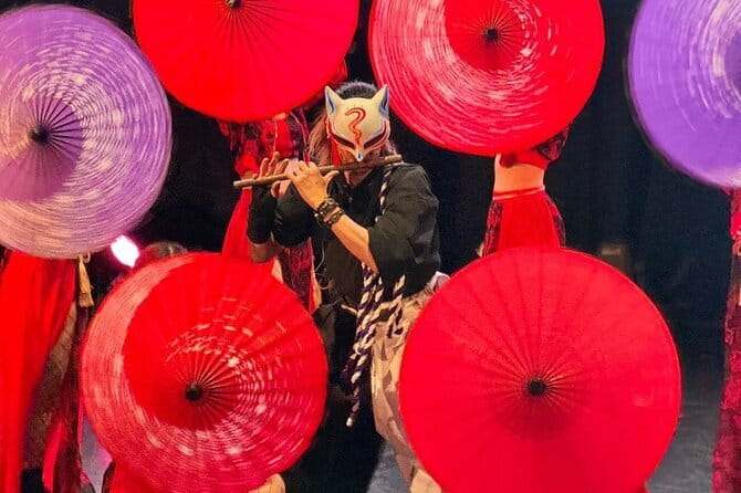 Osaka: A Modern Samurai, Kabuki, Taiko, & Dance Show - Photos with performers after the show
