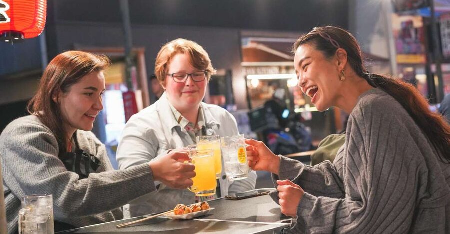 Osaka: Bar-Hopping Night Tour in Namba - Meeting at FamilyMart Namba 1-chome, and how the 3-hour flow feels