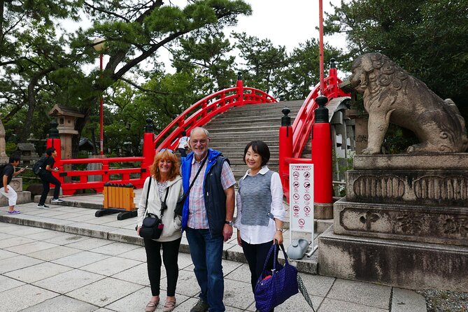 Osaka Castle and Sumiyoshi Taisha Shrine Private Half-Day Tour - Moving to Osaka Castle, budgeting the extra transit fare
