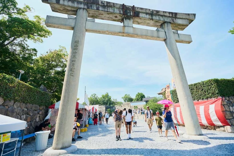 Osaka: Castle History Walking Tour / Castle Tower Admission - The largest stone and the transport trick that changes everything