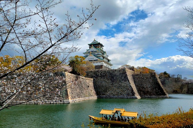 Osaka Castle & Temple Walking Tour with Multilingual Audio Guide - Subways, not stress: the short Tanimachi Line hop