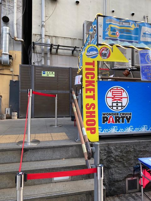 Osaka: Dotonbori District River Cruise with Drink Discount - Glico Man and Kani Douraku, neon signs you can actually frame