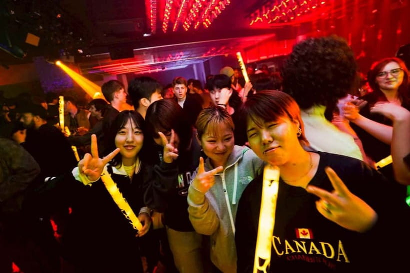 Osaka Dotonbori:GIRAFFE Nightclub Ticket with Drink/VIP Plan - Dotonbori at 10 PM, Finding GIRAFFE Japan Without Guessing