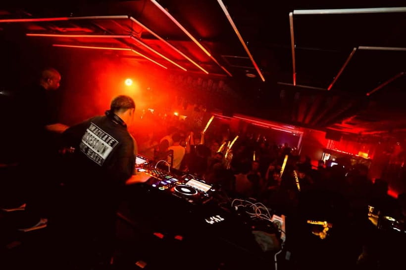 Osaka Dotonbori:GIRAFFE Nightclub Ticket with Drink/VIP Plan - Ticket Timing Rules: Club Hours, Sessions, and the VIP 23:59 Deadline