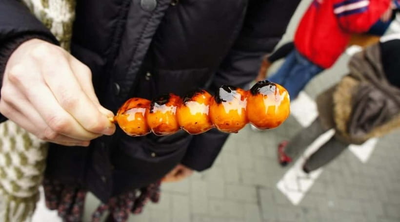Osaka: Food Tour Kuromon Market & Dotonbori with Guide - Tips That Make the Night Walk Easier