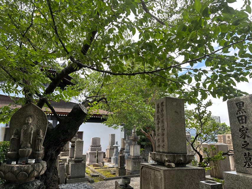 Osaka: Japan’s Oldest Temple & Bone Buddha Walking Tour - Bone Buddhas at Isshinji: remembrance made visible in cremated ashes
