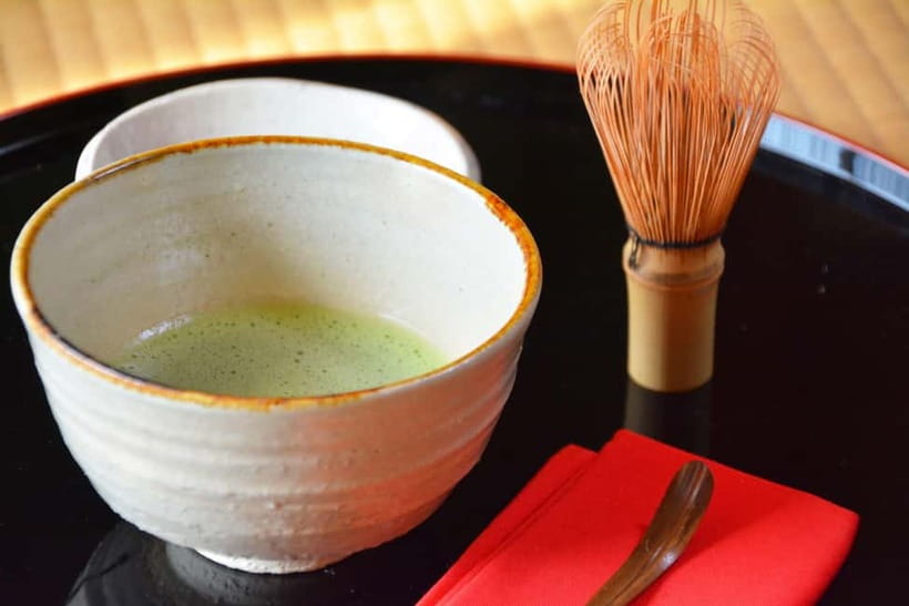 Osaka; Japanese Tea ceremony experience, Macha and Sencha - Finding your seat in a traditional tatami room