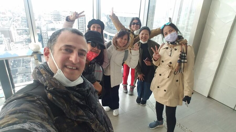 Osaka: Main Sights and Hidden Spots Guided Walking Tour - How the guide changes the whole experience