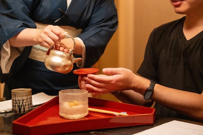 Osaka Michelin Food Tour Experience Kaiseki and Local dishes - Stop 3 and 4: Shinsaibashi Shotengai and Imari Ware Shopping