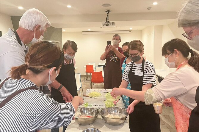 Osaka Okonomiyaki Cooking Experience! - Vegan, Halal, and ingredient reality checks (including sugar and cross-contact)