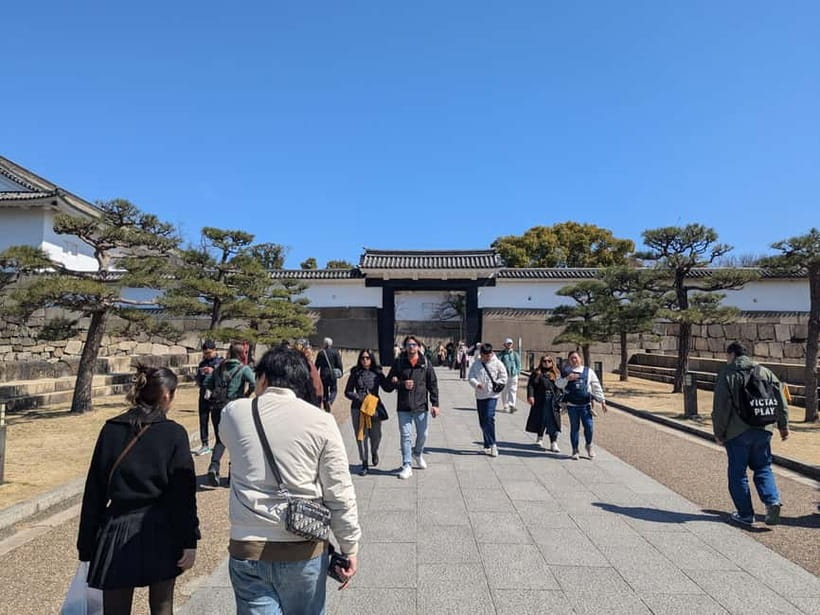 Osaka: Osaka Castle Guided Tour with Local Guide - The Grounds and Stone Walls: Learning to Read a Castle’s Purpose