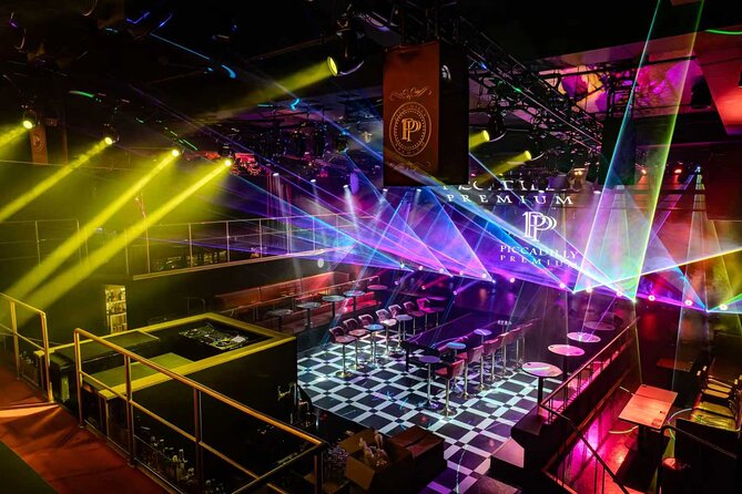 Osaka: PICCADILLY PREMIUM DINNER SHOW&NIGHTCLUB with Tasting - What to actually watch for during the performance