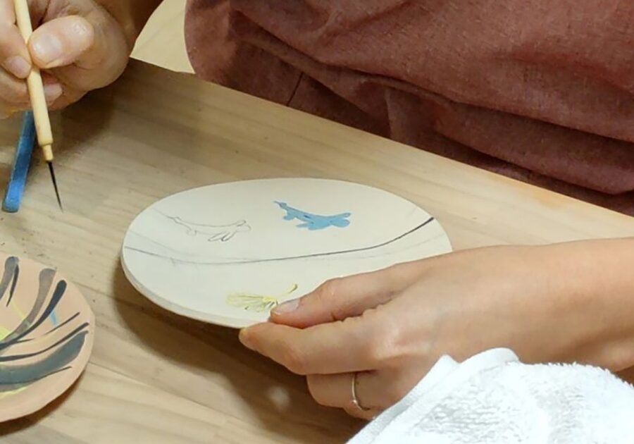 Osaka: Private Ceramic Painting Workshop - The Class Experience in Your Language: English, Catalan, Spanish, or Japanese