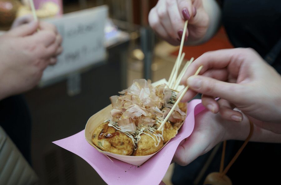 Osaka Private Custom Tour with Local Guide - Dotonbori, the canal-side neon and the stories behind the scenes