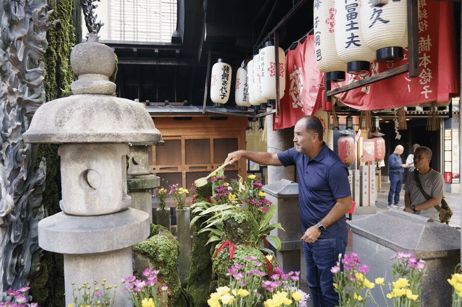 Osaka Private Custom Tour with Local Guide - Shinsekai for Osaka’s older street vibe and easy photo moments