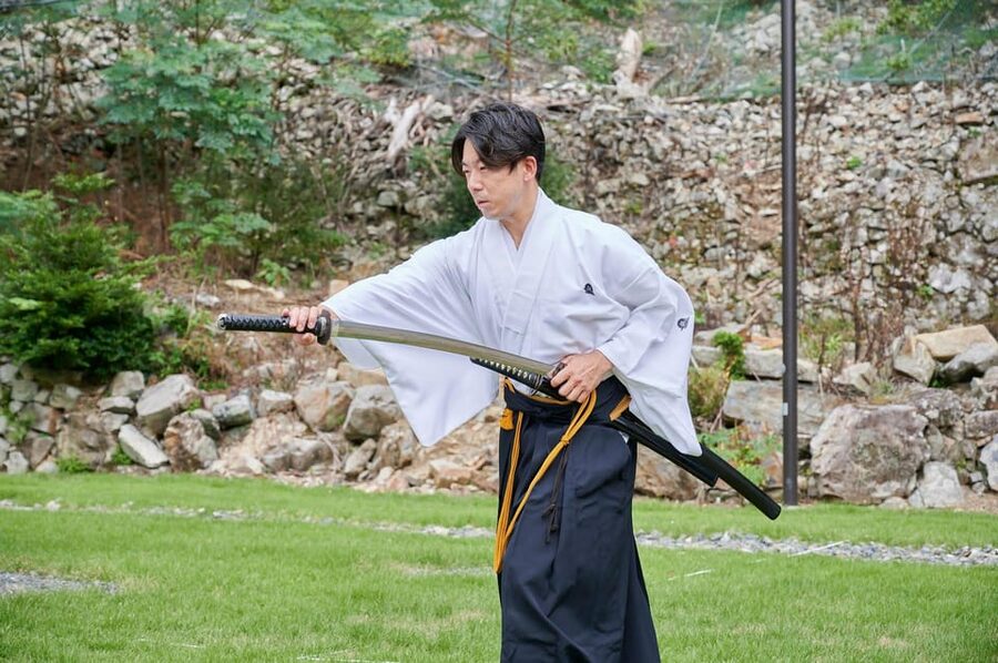 Osaka: Private Samurai Experience - Train with Sword Master - Temple access and an exclusive sword performance