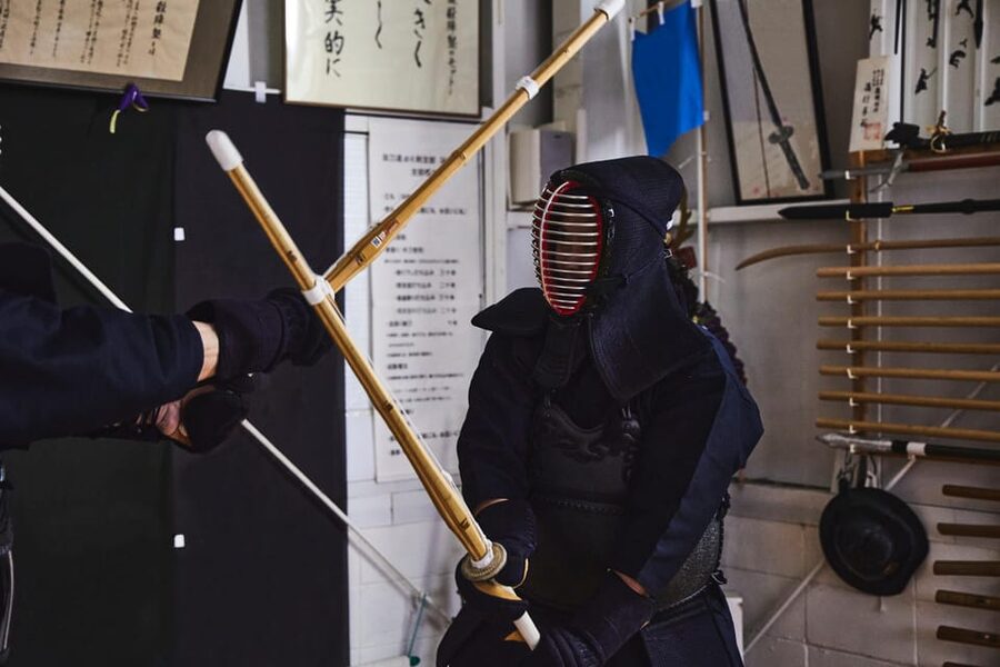 Osaka: Samurai Training Experience KENDO in Osaka - From Street Clothes to Bogu: Dōgi, Hakama, Men, Kote, Dō, Tare