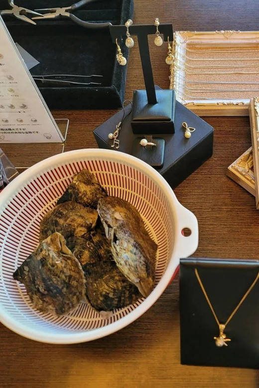 Osaka Shinsaibashi Pearl extraction experience - Value Check: Is $22 a Deal or Just the Door Price?