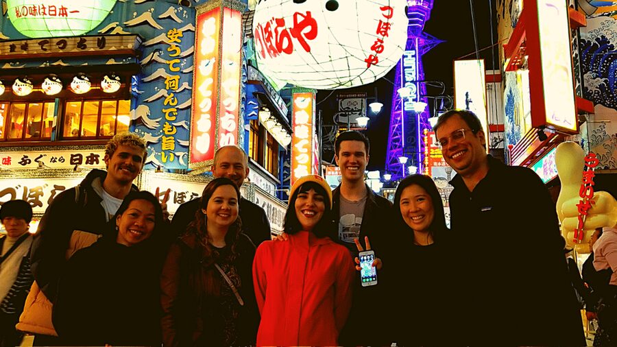 Osaka: Shinsekai Food Tour with 13-15 Dishes at 5 Eateries - Izakaya stop for kitsune udon, yakitori, chicken wings, and nagaimo