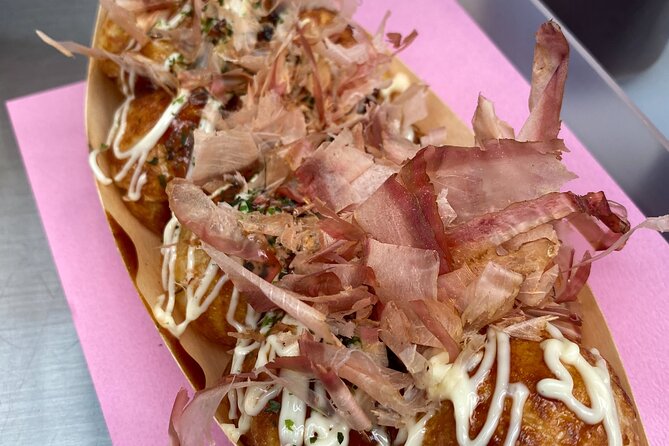 Osaka Soul : IZAKAYA Shinsekai to Dotonbori Food Paradise！ - Walking shoes, group size, and how to use your guide well
