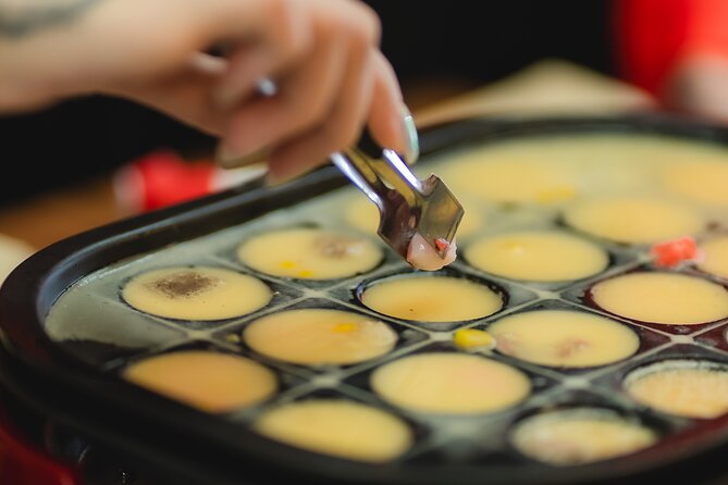 Osaka Street Food Festival :Takoyaki＆Okonomiyaki for Families - Festival games and happi coats: the part that turns strangers into a crew