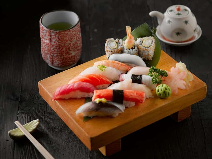 Osaka: Sushi Making Class and Dotonbori Food Tour - Who should book this tour, and who should skip it