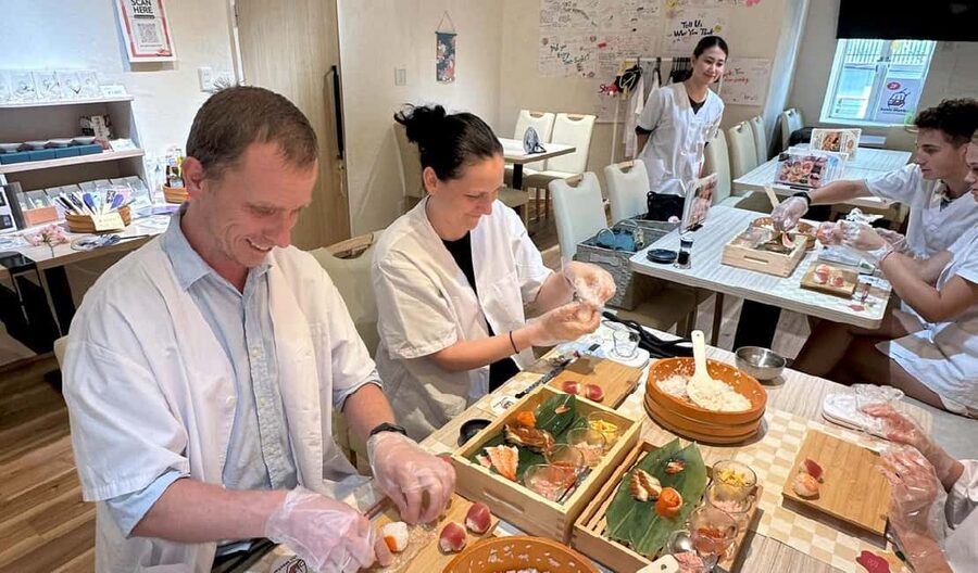 Osaka: Sushi Making in Spacious Studio (SAME-DAY OK!) - Vegetarian sushi is possible, if you tell them in advance